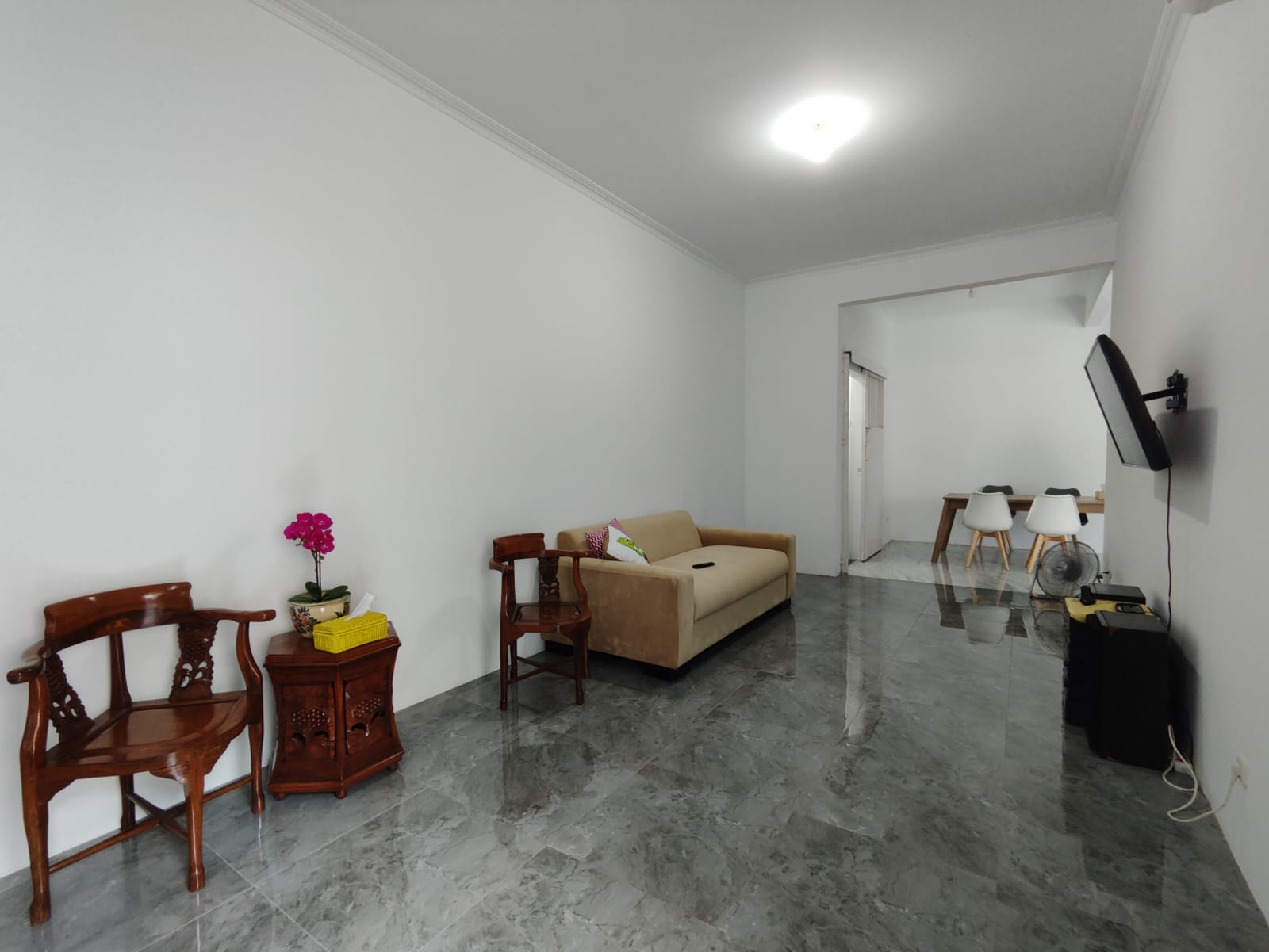 Disewakan rumah Kota Baru Parahyangan Pitaloka